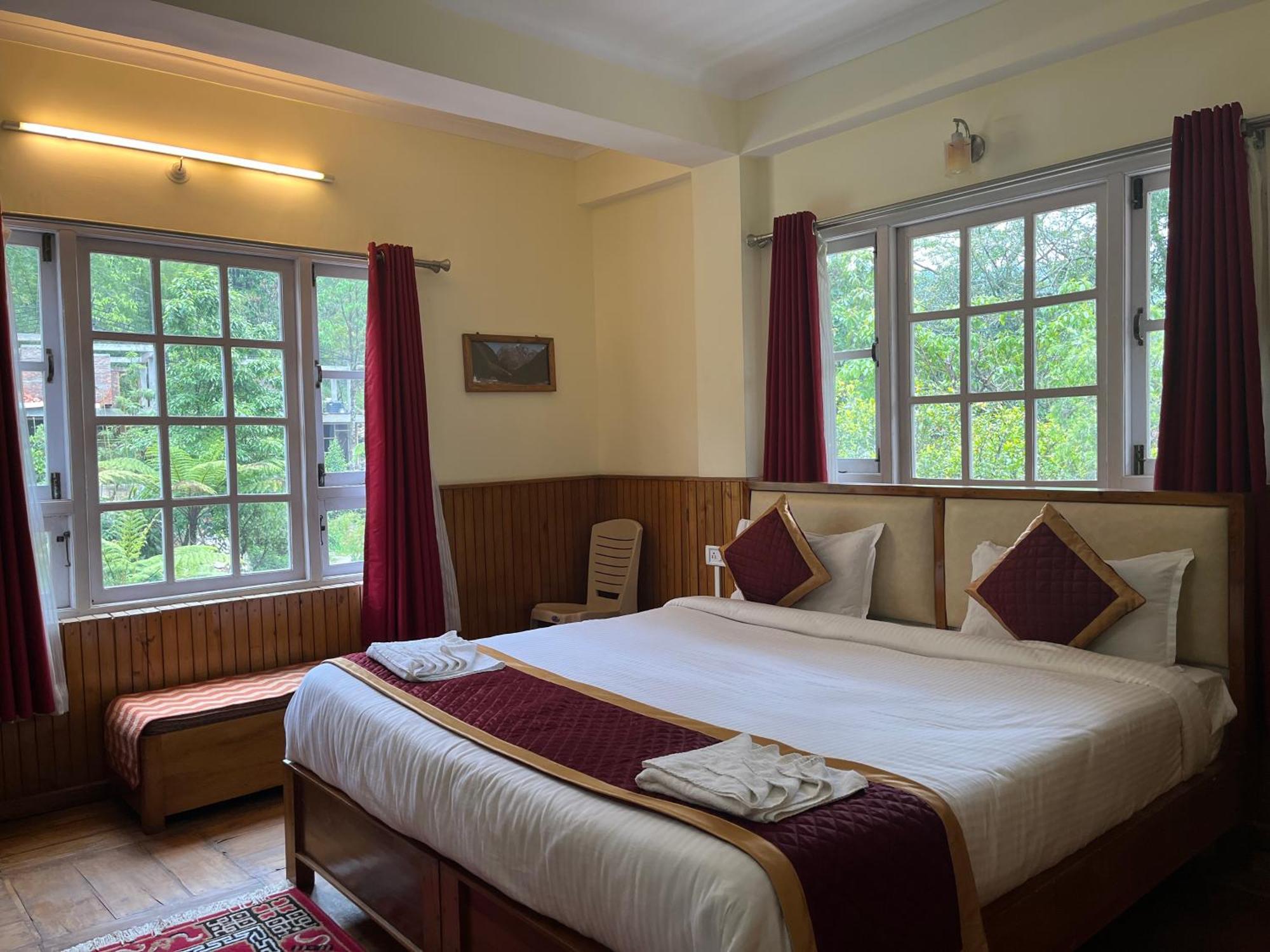 Ifseen Villa 佩林 外观 照片